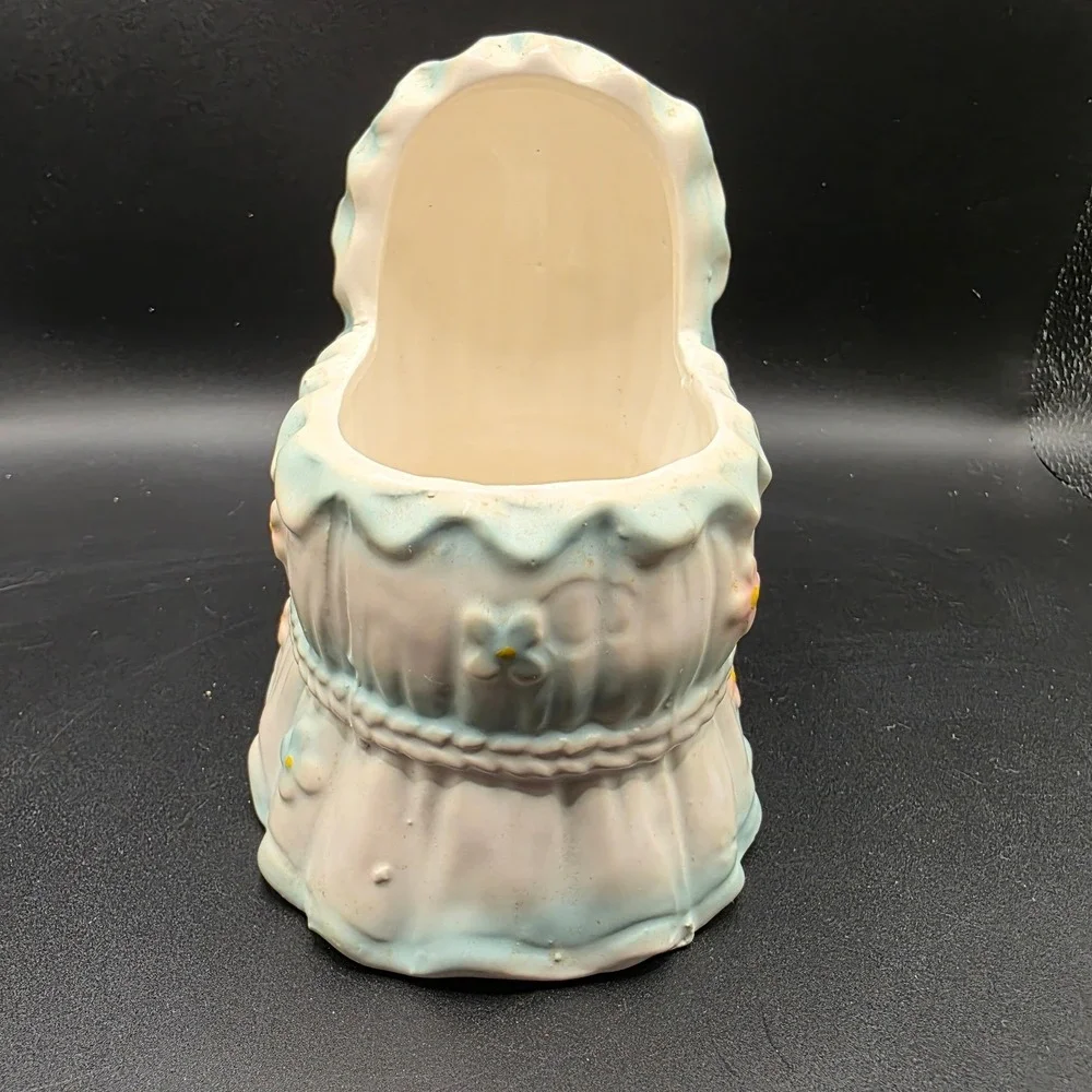 Vintage Ceramic Baby Bassinet Planter Ruffled Nursery Decor‎ Pastel Floral E1704